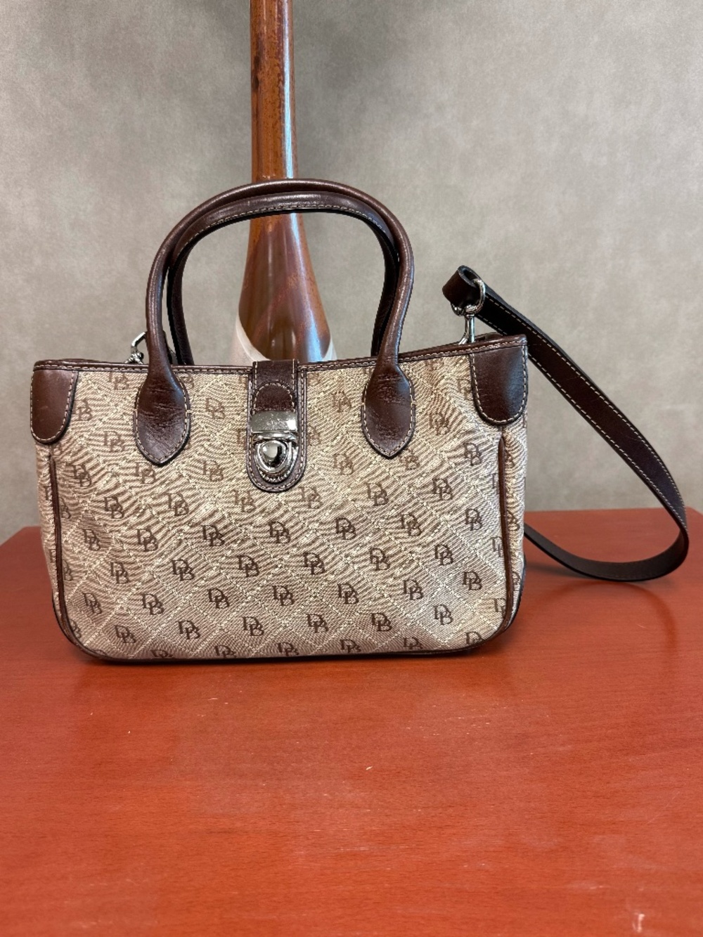 Dooney & Bourke Signature Handle Tote Shoulder Hand Bag Canvas Leather Tan Camel
